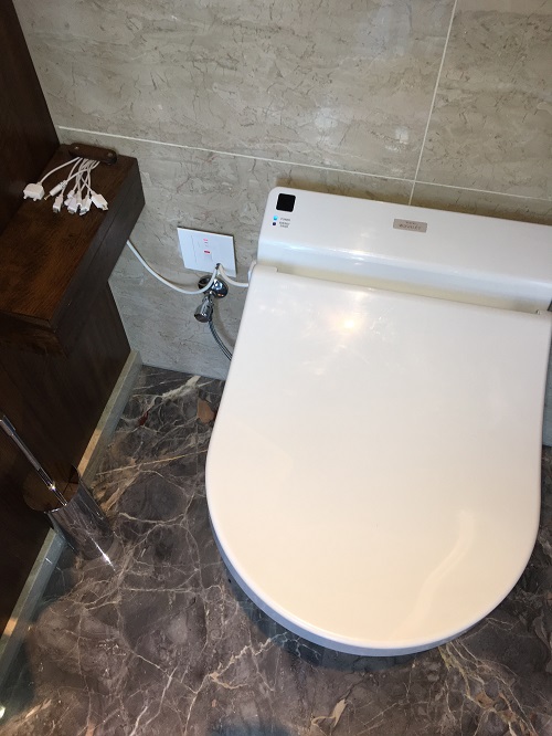 Day 4 - Mens Room Amenity