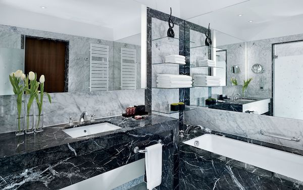 Ritz Carlton Junior Suite Bathroom