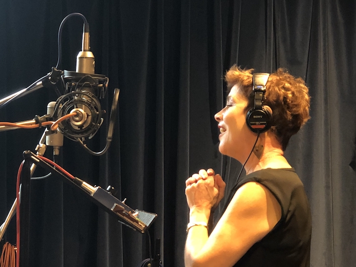 04i - Christine Retakes